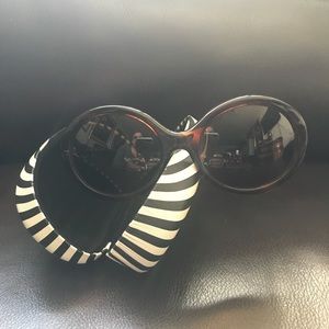 CHRISTIAN ROTH Sunglasses.